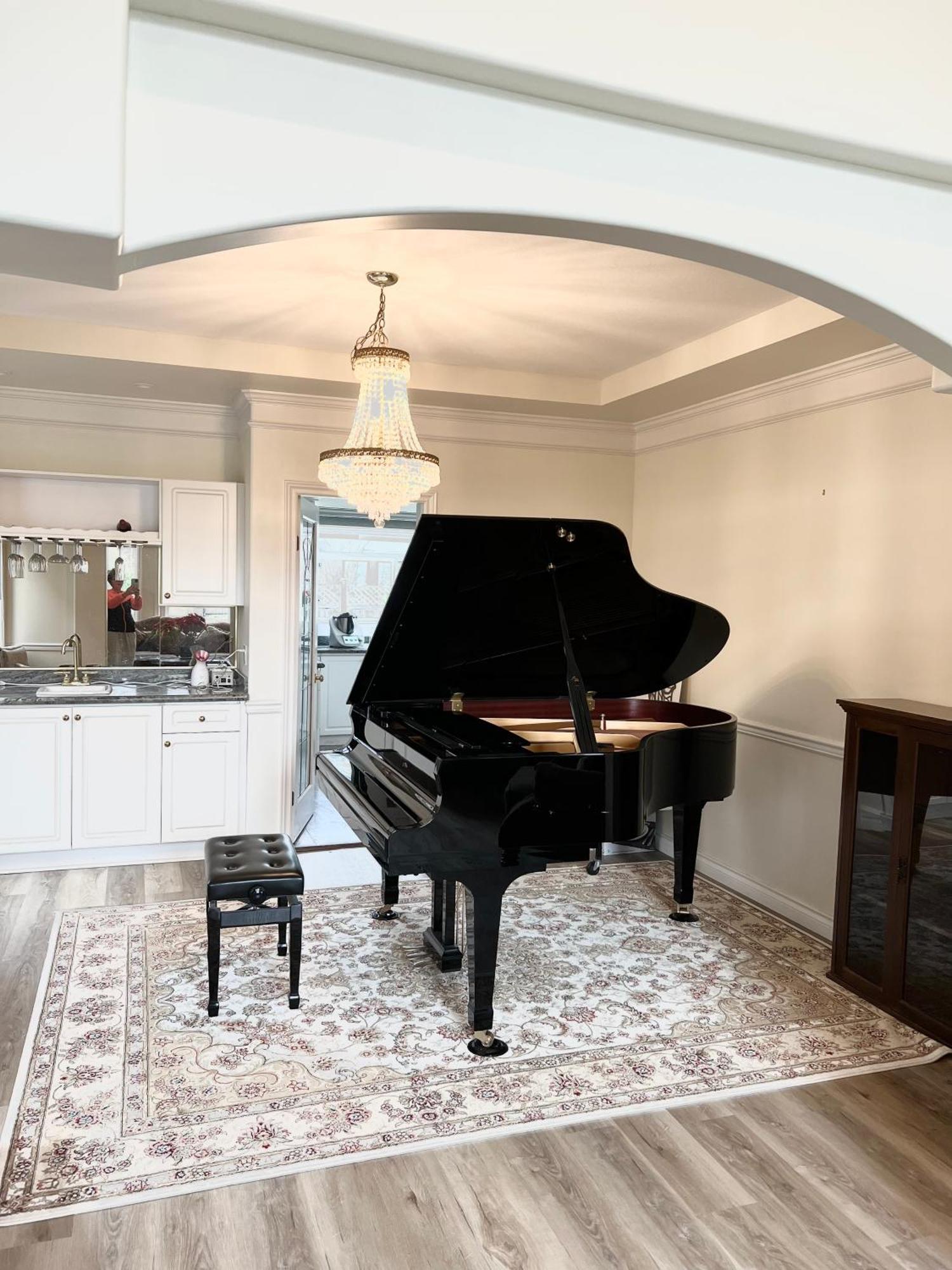Master Bedroom With Two Queen Sized Bed Ричмонд Экстерьер фото